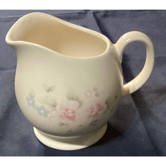 Vintage Pfaltzgraff Tea Rose Creamer 5” Tall Pitcher Stoneware - Picture 1 of 10